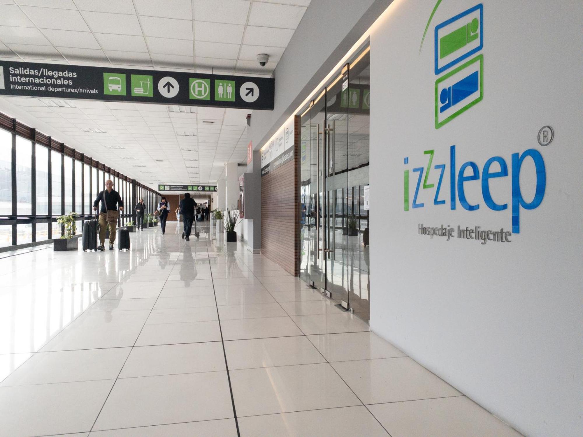 Izzzleep Aeropuerto Terminal 1 Hotel Mexico By Eksteriør billede